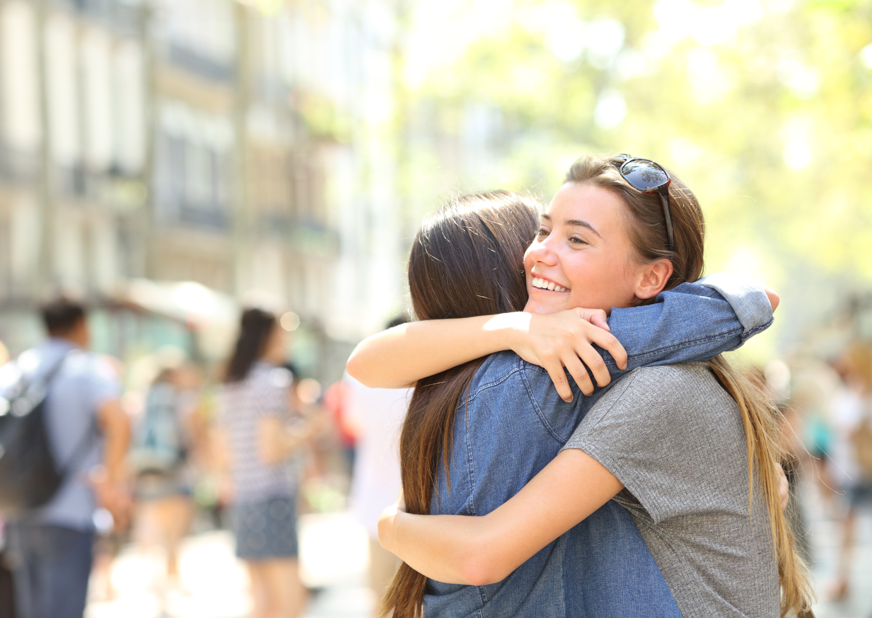 Why Being on Time in Spain Makes You the Rude One 4 friends in Spain 4