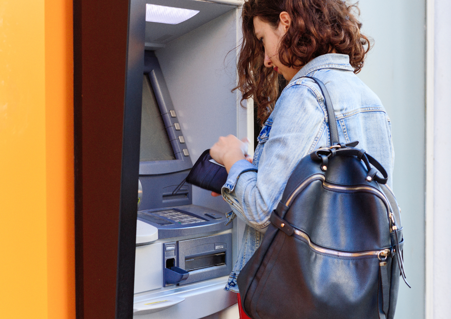 The ATM Fee Structure That Drains Americans €30 a Month 5 ATM 4