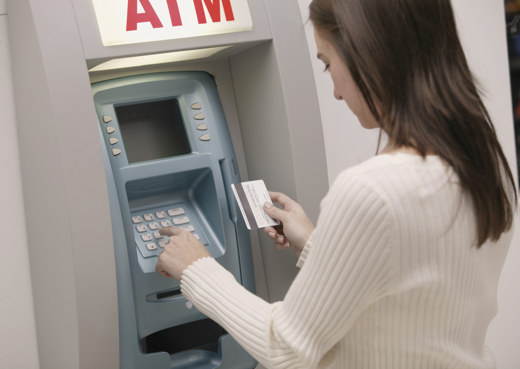 The ATM Fee Structure That Drains Americans €30 a Month 3 ATM 6