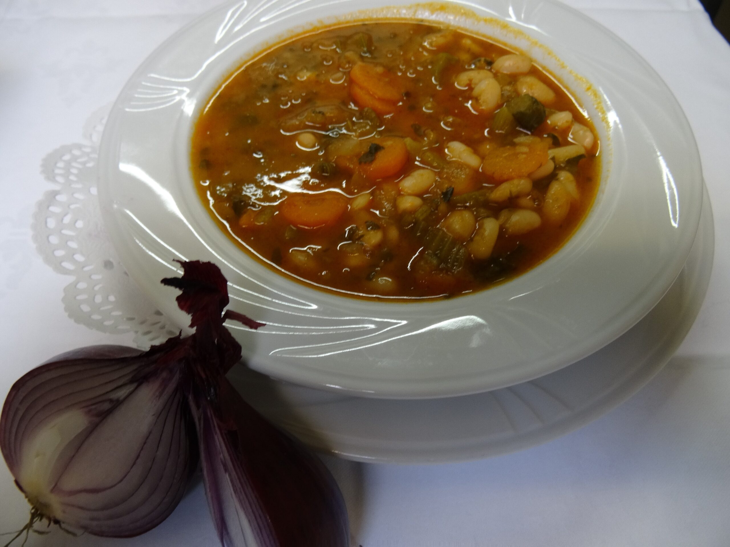 The Greek Dinner That Costs €4 and Tastes Like €40 1 FASOLADA scaled