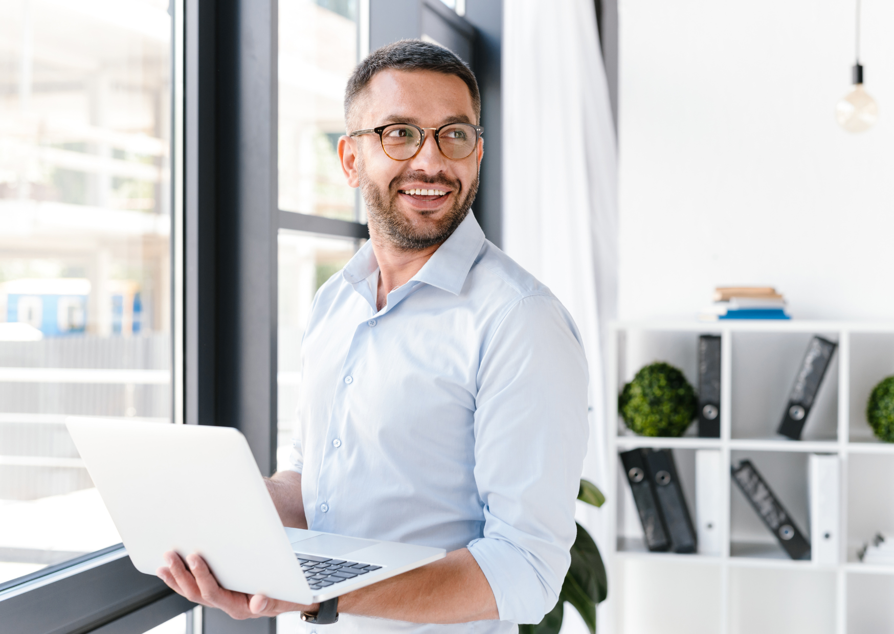 Office worker Spain 3