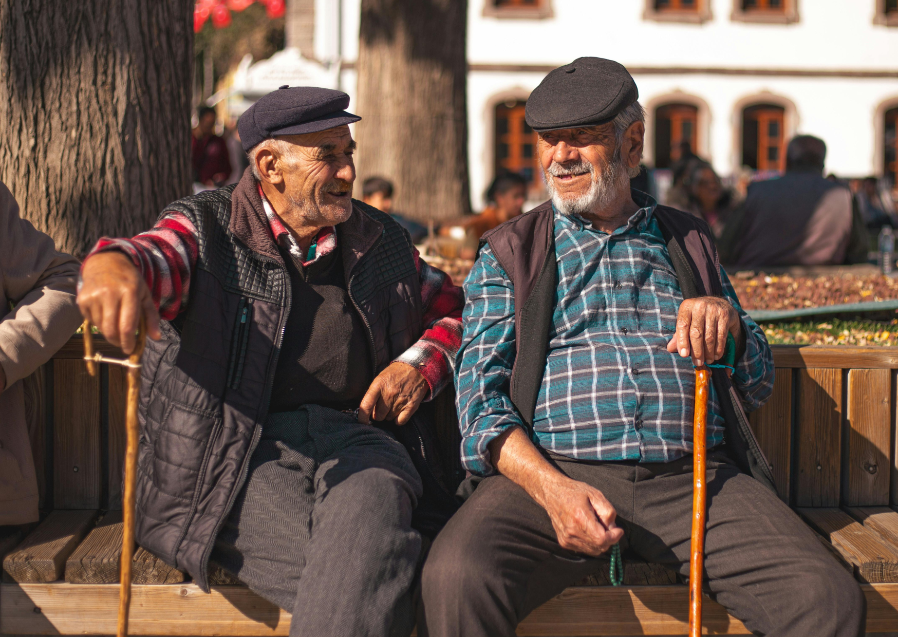 Why Americans Die 5 Years Younger Than Spanish People 1 Happy European people