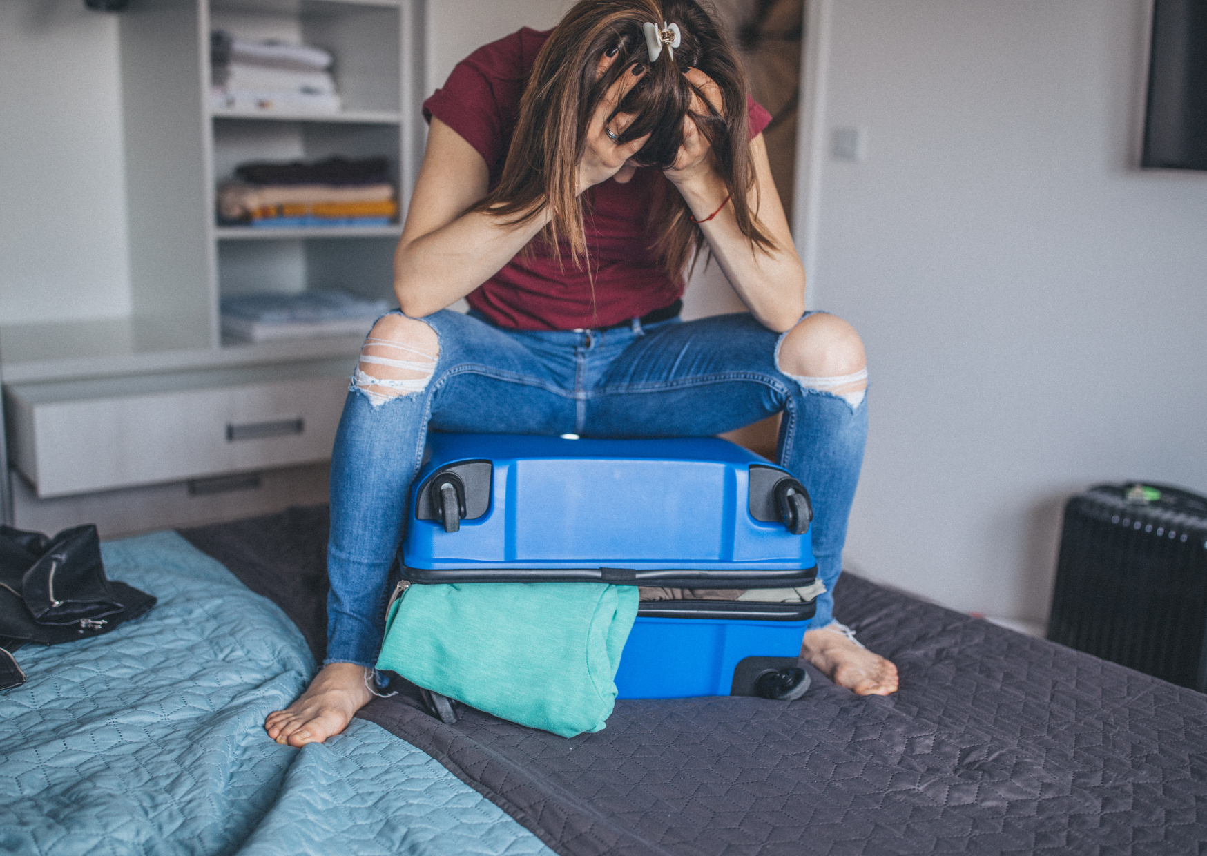 The One-Minute Suitcase Trick That Could Save You Money at the Airport 2 packing luggage 4