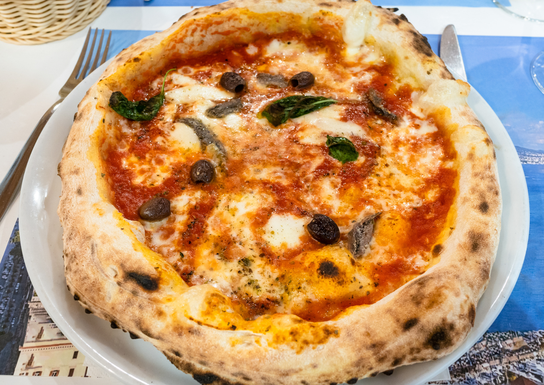 Stop Ordering These 5 Foods in Italy: 5 Italian Dishes That Instantly Make You Look Like a Tourist 5 pizza Napoli Italian Dishes