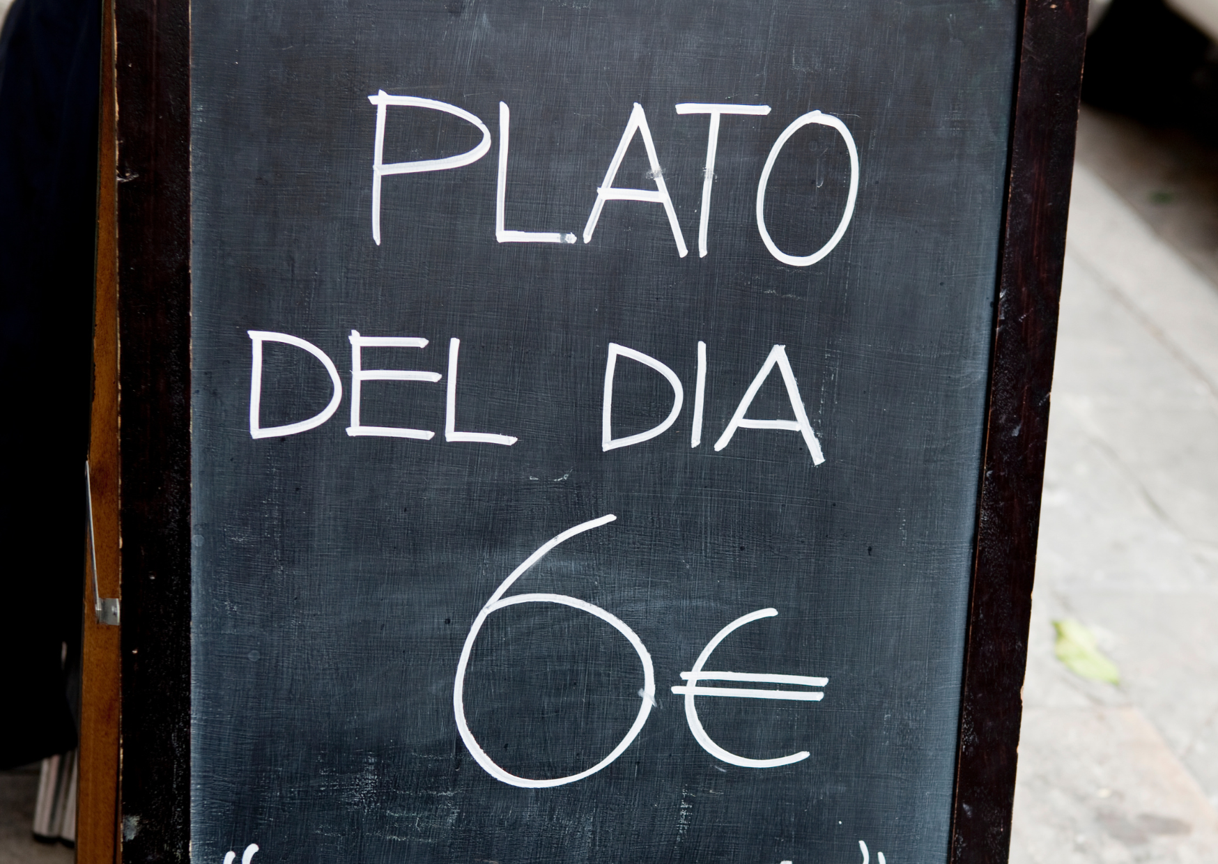 Why Eating Lunch at 1pm in Spain Costs €12 and the Same Meal at 8pm Costs €28: The Menu del Día Explained 2 menu del dia