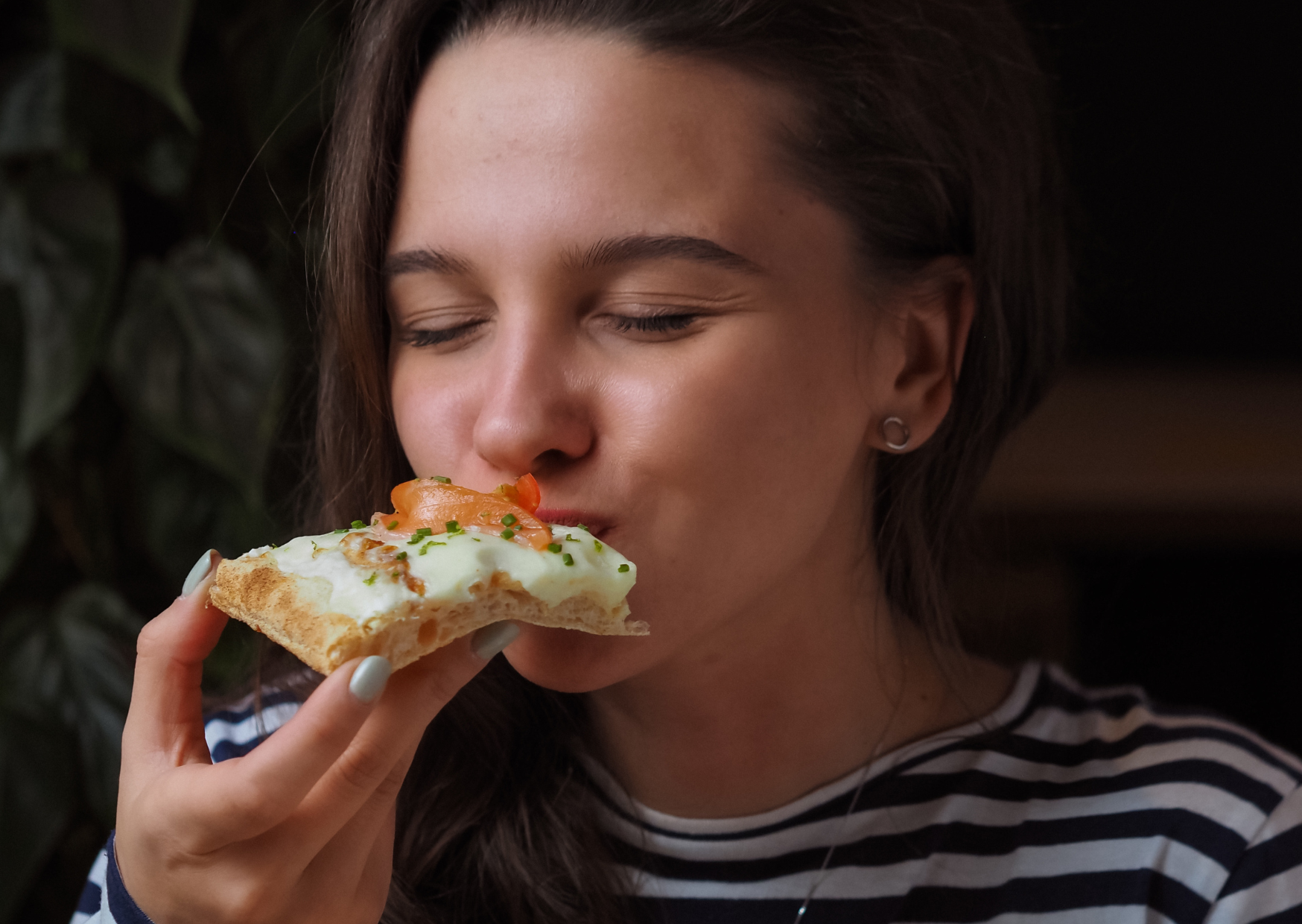 French woman eating 6