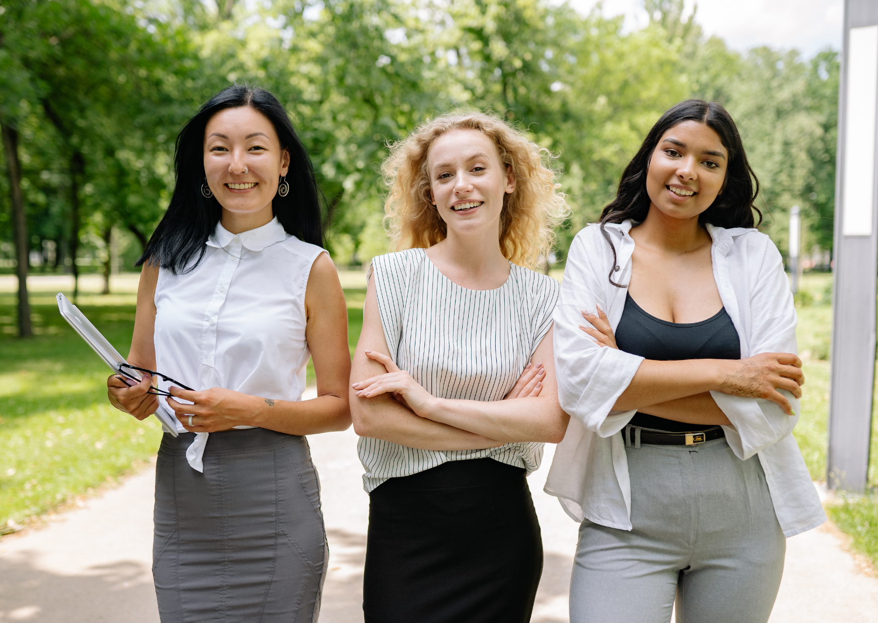 The Compliment European Women Rarely Give But American Women Say Constantly 2 women 5