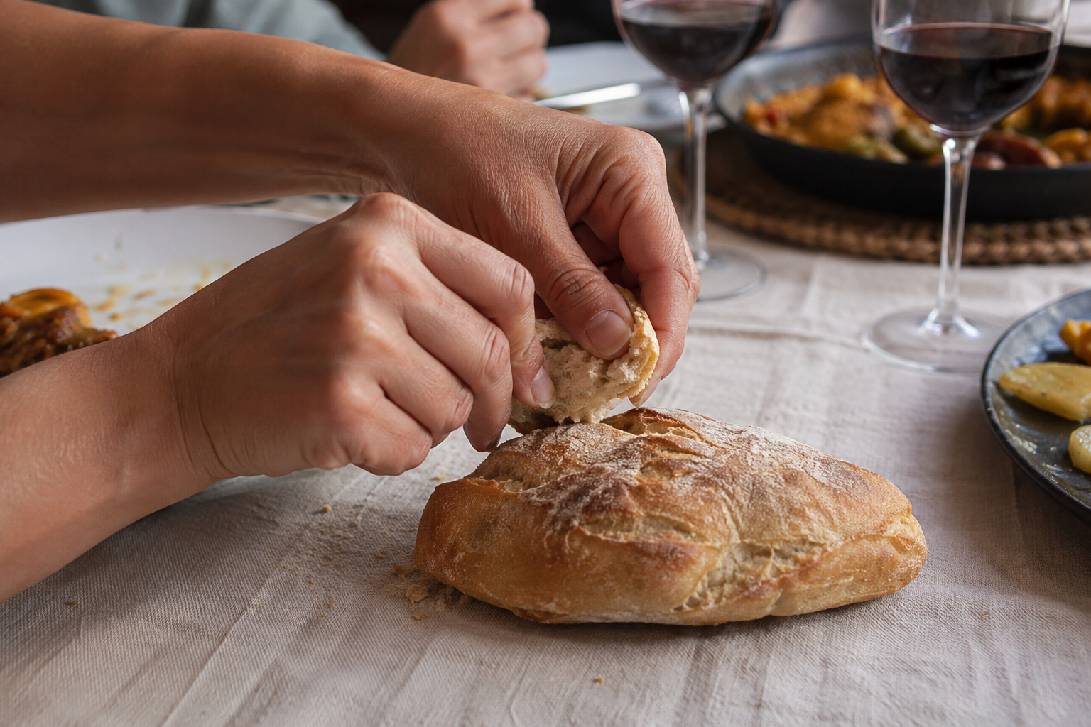 There Is No Bread Plate in Spain: The Table Rule That Confuses Every American Guest 2 bread 2